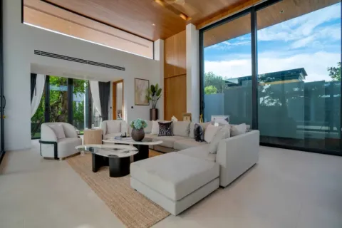 4 bedrooms Villa in Phuket, Thailand No. 71521 2