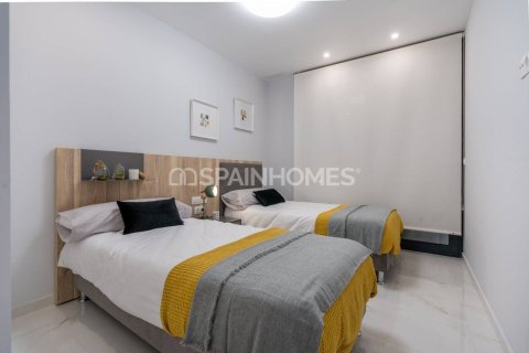 2 dormitorios Apartment en Benidorm, Spain No. 25752 30