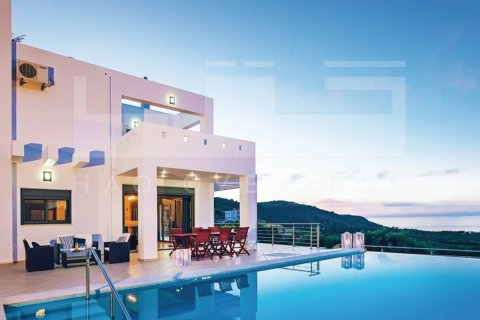 6 bedrooms Villa in Heraklion, Greece No. 24335 2