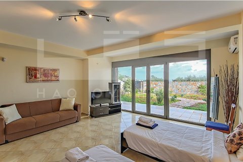 6 bedrooms Villa in Heraklion, Greece No. 24335 10