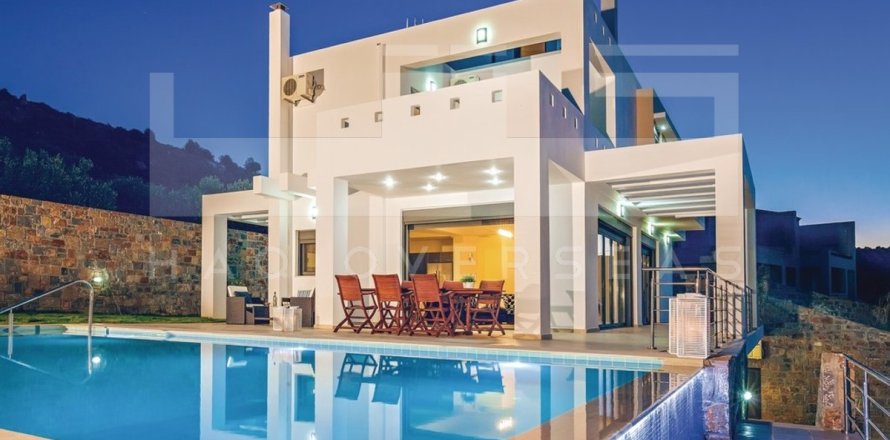 6 bedrooms Villa in Heraklion, Greece No. 24335