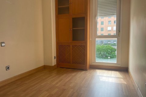 3 bedrooms Apartment in Madrid, Spain No. 26288 8