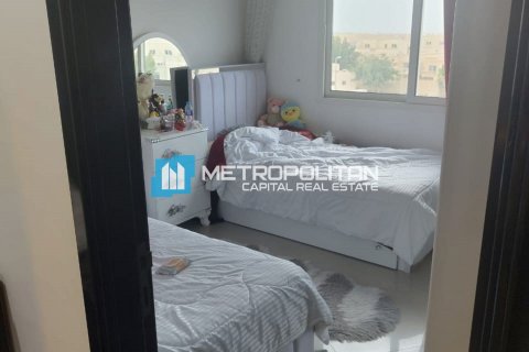 3 bedrooms Apartment in Al Reef, UAE No. 6708 6