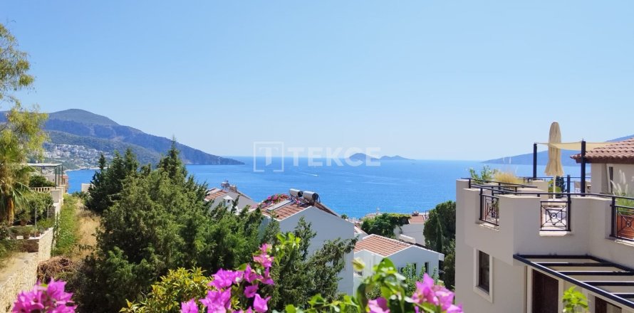 4+1 Villa in Kas, Turkey No. 13911