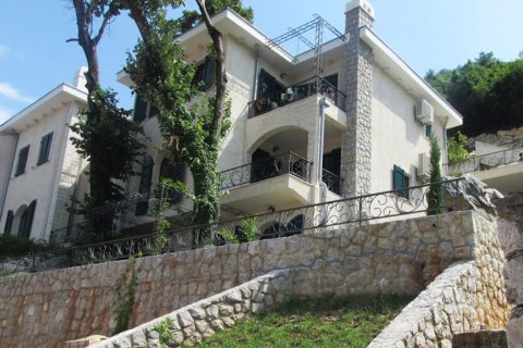 3 dormitorios Apartment en Kotor, Montenegro No. 66897 6