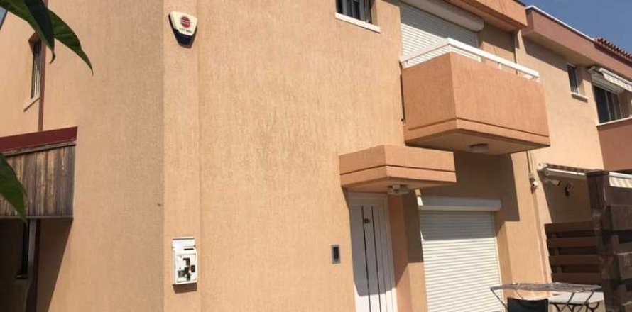 3 bedrooms House in Limassol, Cyprus No. 77162