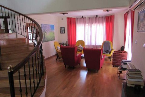 5 bedrooms House in Pyrgos, Cyprus No. 77159 3