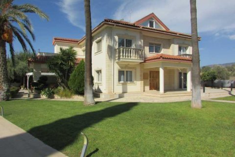 5 bedrooms House in Pyrgos, Cyprus No. 77159 1