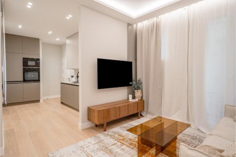 3 dormitorios Apartment en Madrid, Spain No. 26916 2