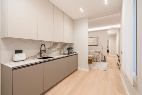 3 dormitorios Apartment en Madrid, Spain No. 26916 10