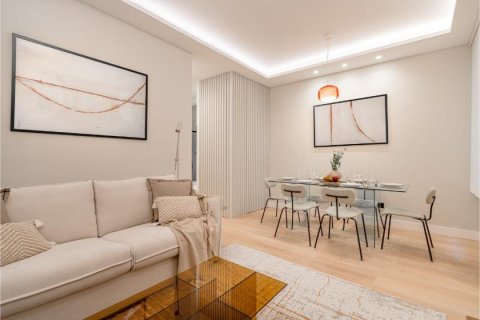 3 dormitorios Apartment en Madrid, Spain No. 26916 5