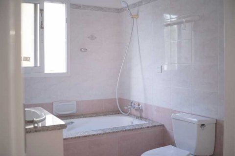 3 bedrooms House in Agios Tychonas, Cyprus No. 76773 6