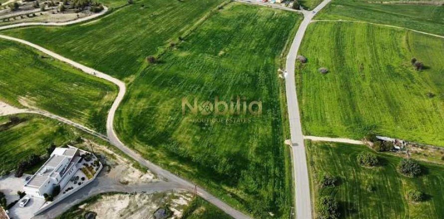 27092m² Land in Oroklini, Cyprus No. 76333