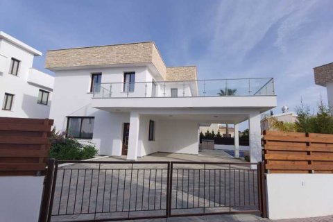 4 bedrooms Villa in Pegeia, Cyprus No. 66569 2