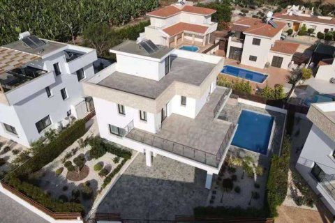 4 bedrooms Villa in Pegeia, Cyprus No. 66569 1