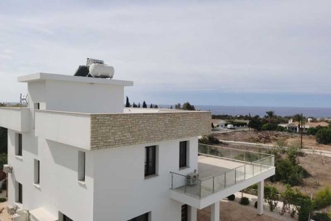 4 bedrooms Villa in Pegeia, Cyprus No. 66569 4