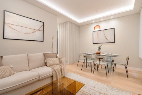 3 dormitorios Apartment en Madrid, Spain No. 27481 5