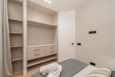 3 bedrooms Apartment in Madrid, Spain No. 27481 14