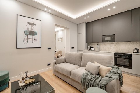 3 dormitorios Apartment en Madrid, Spain No. 27482 3