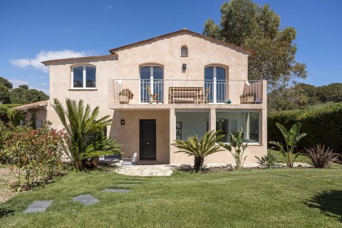 8 dormitorios House en Vallauris, France No. 67986 3