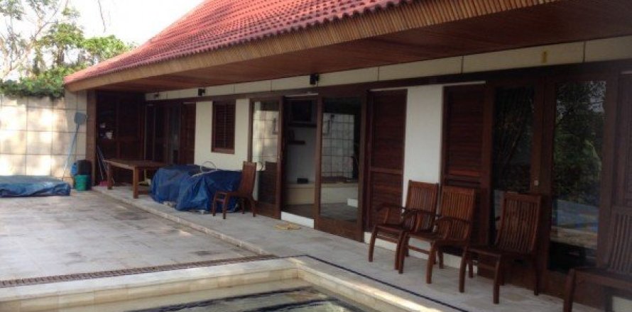 4 bedrooms Villa in Canggu, Indonesia No. 23179