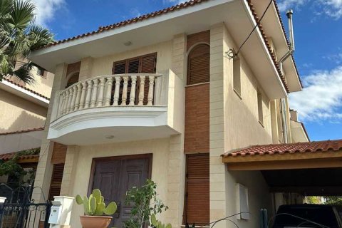 4 bedrooms House in Agios Athanasios, Cyprus No. 63135 10