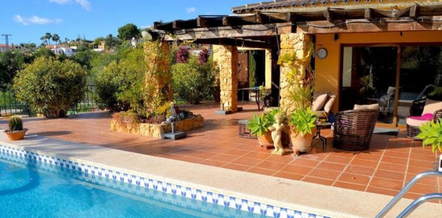 4 bedrooms Villa in La Nucia, Spain No. 26092