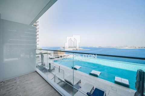 Квартира с 2 спальнями в EMAAR Beachfront, ОАЭ №7891 1