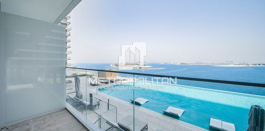 Квартира с 2 спальнями в EMAAR Beachfront, ОАЭ №7891