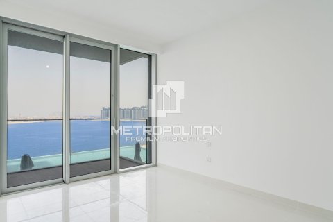 Квартира с 2 спальнями в EMAAR Beachfront, ОАЭ №7891 24