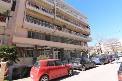 702m² Commercial property en Pylaia, Greece No. 59847 1