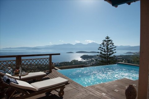 518m² Villa en Agios Nikolaos, Greece No. 55674 1