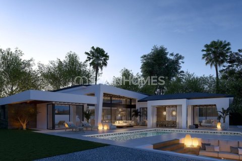 4 bedrooms Villa in Marbella, Spain No. 75795 6