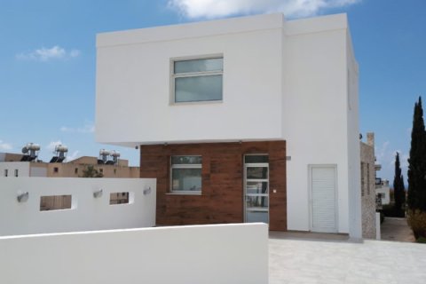 3 bedrooms Villa in Paphos, Cyprus No. 37792 2