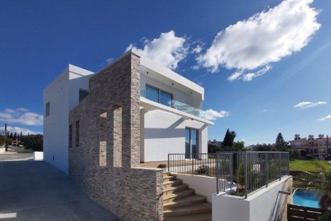 3 bedrooms Villa in Paphos, Cyprus No. 37792 1