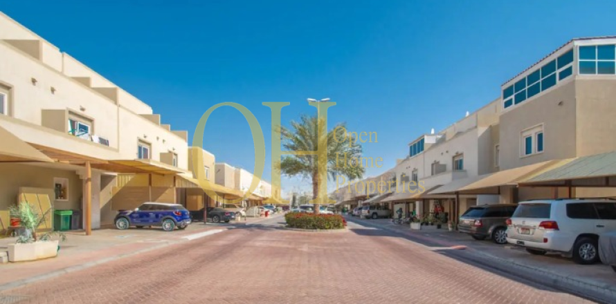 4 dormitorios Townhouse en Al Reef, UAE No. 10477