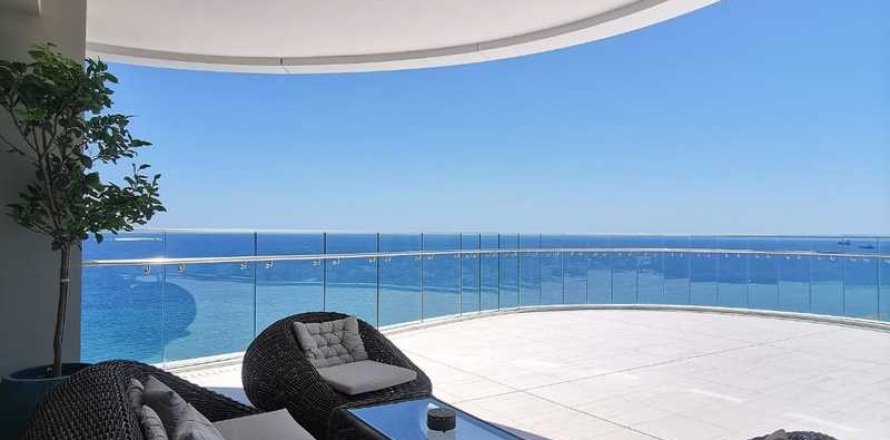 3 bedrooms Penthouse in Germasogeia, Cyprus No. 43602