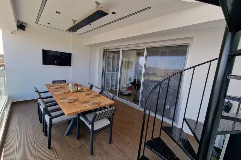 3 bedrooms Penthouse in Limassol, Cyprus No. 40414 16