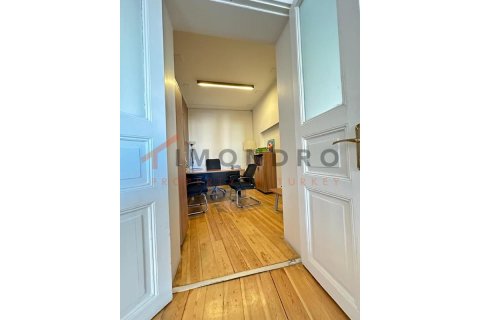 3+1 Apartment in Beyoglu, Turkey No. 21432 15