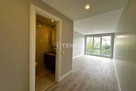 3+1 Apartment in Istanbul, Turkey No. 21430 8