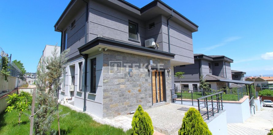 4+1 Villa in Bursa, Turkey No. 21428