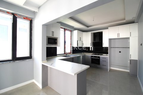 4+1 Villa en Bursa, Turkey No. 21428 12