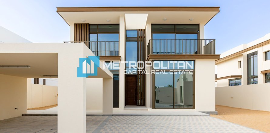 5 bedrooms Villa in Abu Dhabi, UAE No. 74414