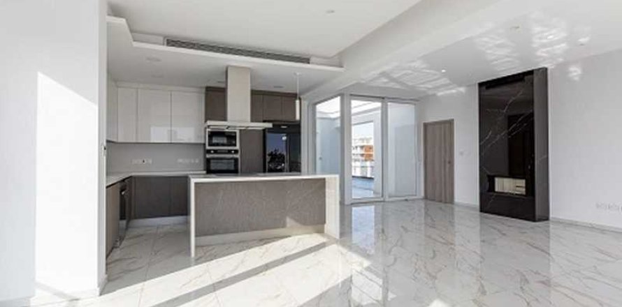 3 dormitorios Penthouse en Larnaca, Cyprus No. 74525