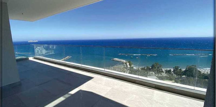 3 bedrooms Apartment in Limassol, Cyprus No. 33351