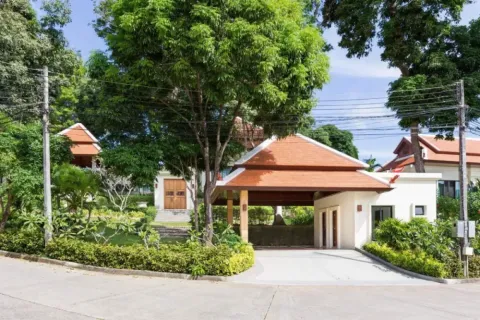 5 bedrooms Villa in Phuket, Thailand No. 2739 13