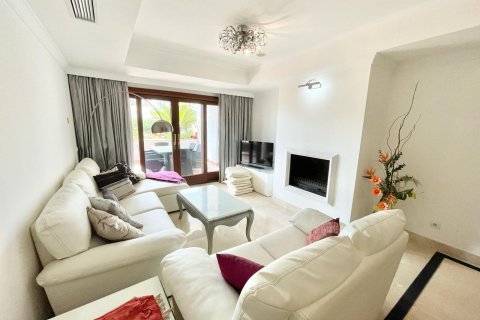 2 dormitorios Apartment en Marbella, Spain No. 27350 2