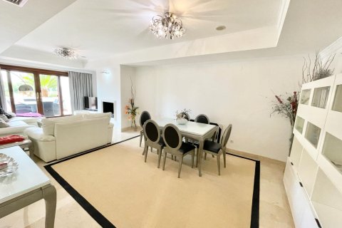 2 chambres Appartement à Marbella, Spain No. 27350 5