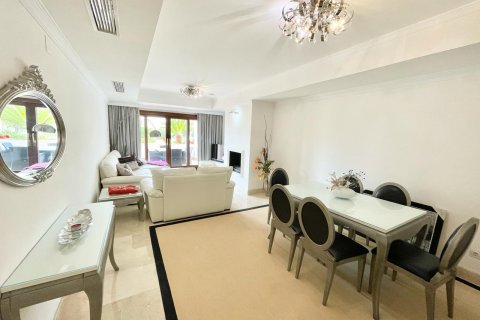 2 bedrooms Apartment in Marbella, Spain No. 27350 1