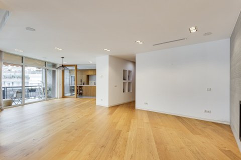 5 dormitorios Apartment en Barcelona, Spain No. 27730 12